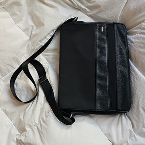 NWOT CALVIN KLEIN Laptop/Tablet Messenger Bag